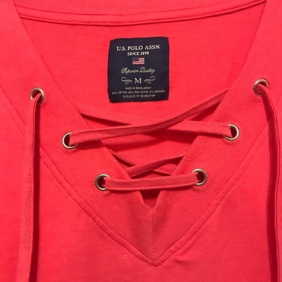 US Polo Assn Coral top women long sleeve V neck hi low sweater size M causal - Picture 3 of 8